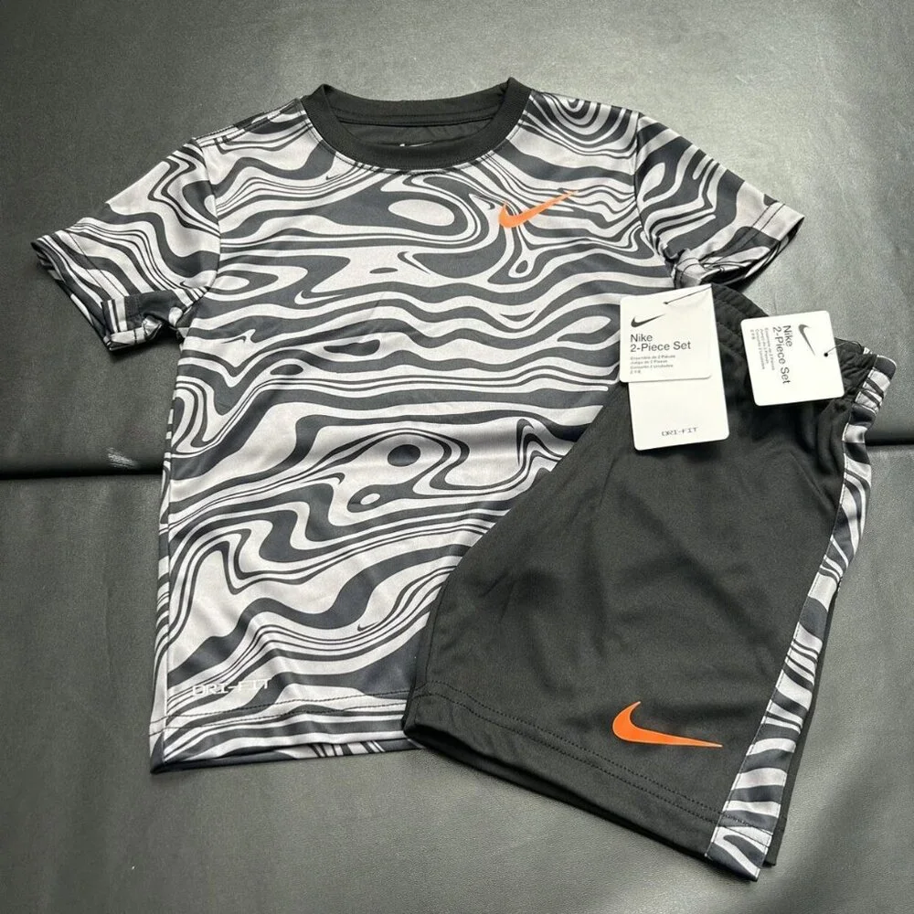 NWT Nike Athletic Set Boys size 7